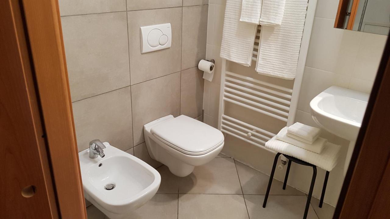 Apartament Ex Convento Santa Caterina Angera Zewnętrze zdjęcie